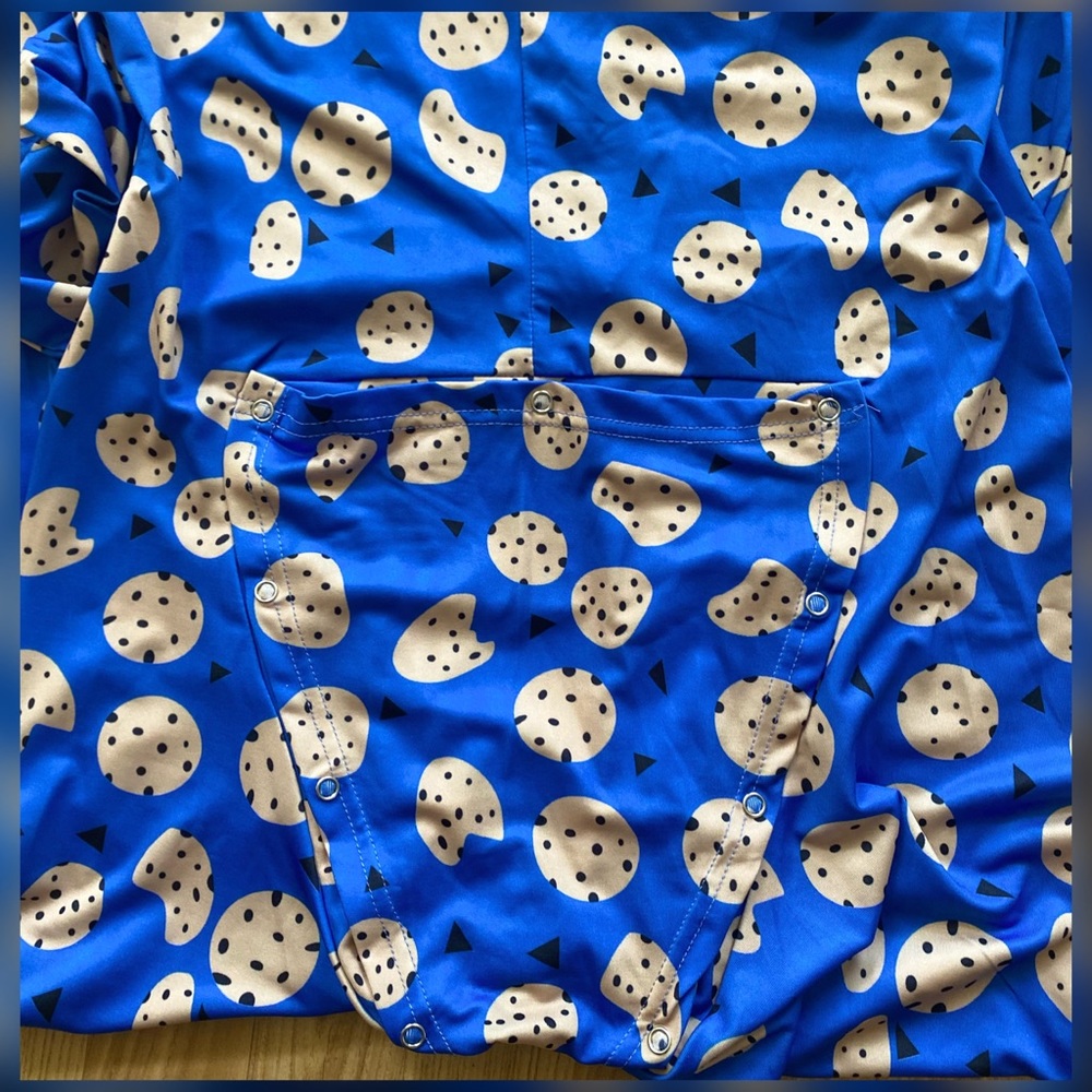✨Women Cookie Onesie✨ - Picture 4 of 6